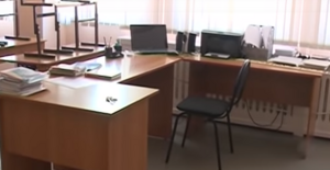 В Красноярске учитель на уроке применила физическую силу к двум ученицам