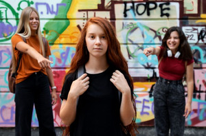 Каждая вторая школа в России сталкивается с жестоким поведением подростков 